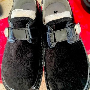 Algeria NEW. Size 38